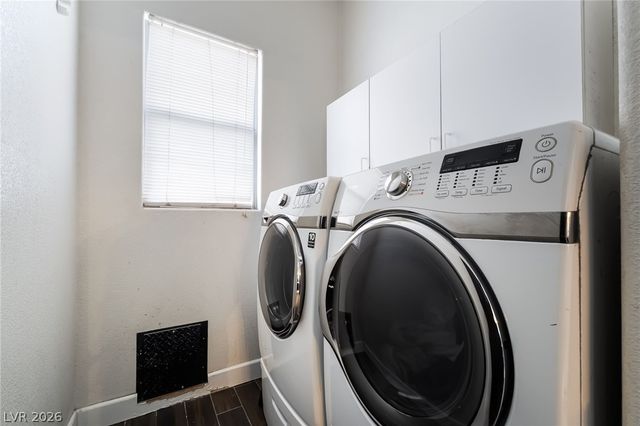 8943 Shale Valley Street, Las Vegas, NV 89123