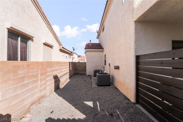 8943 Shale Valley Street, Las Vegas, NV 89123