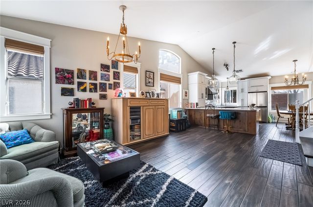 8943 Shale Valley Street, Las Vegas, NV 89123