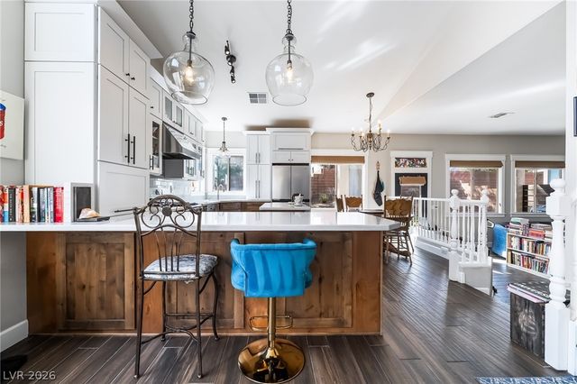 8943 Shale Valley Street, Las Vegas, NV 89123