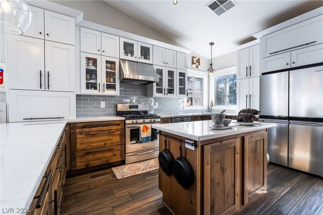 8943 Shale Valley Street, Las Vegas, NV 89123