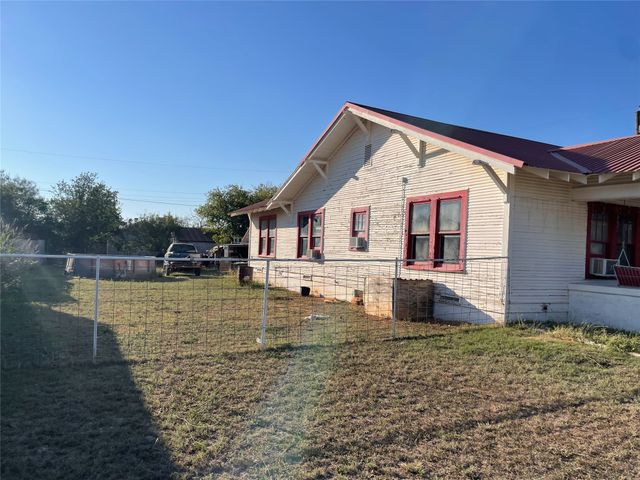 172 Hill Street, Moran, TX 76464