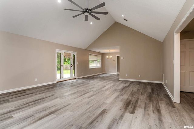 1605 S Eugene Lane, Marion, IL 62959