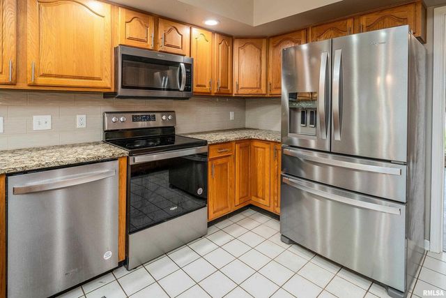 1605 S Eugene Lane, Marion, IL 62959