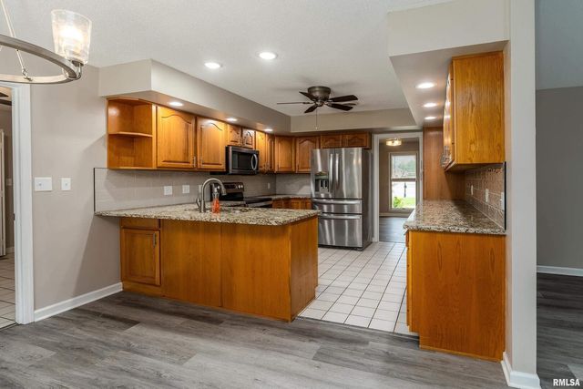 1605 S Eugene Lane, Marion, IL 62959