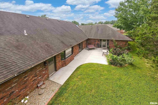 1605 S Eugene Lane, Marion, IL 62959