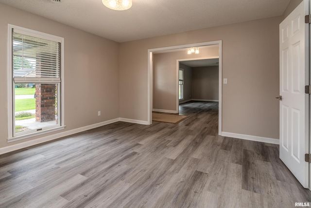 1605 S Eugene Lane, Marion, IL 62959