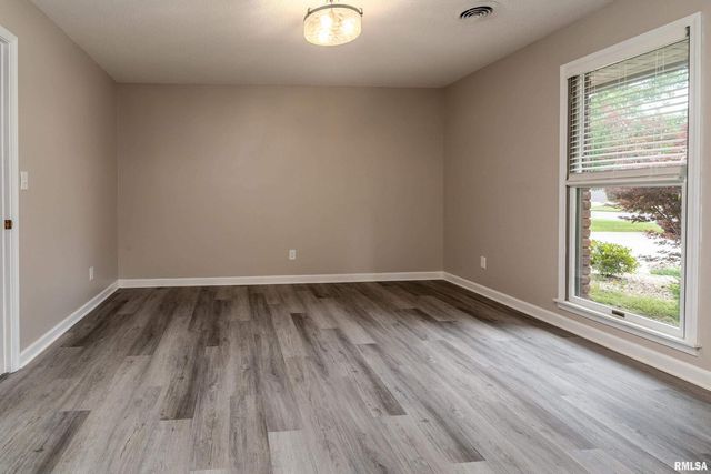 1605 S Eugene Lane, Marion, IL 62959