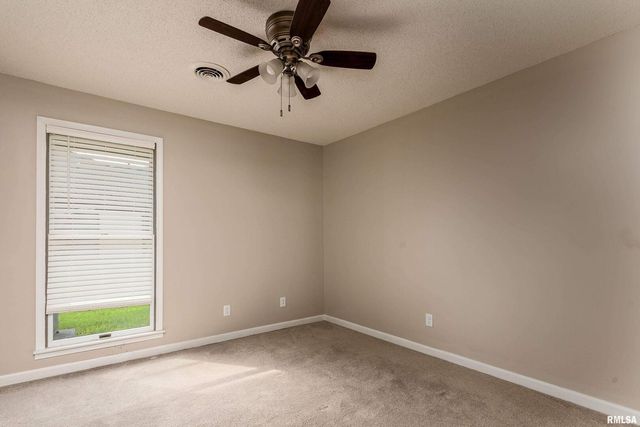 1605 S Eugene Lane, Marion, IL 62959