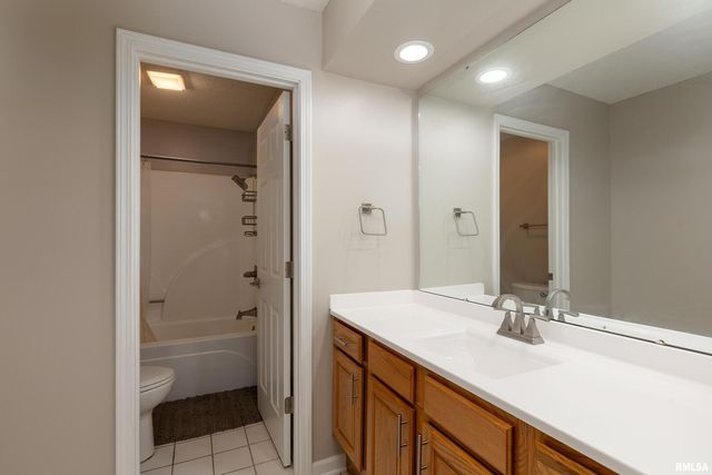 1605 S Eugene Lane, Marion, IL 62959