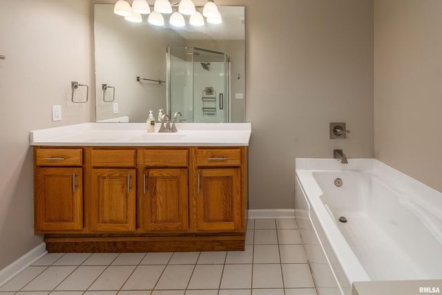 1605 S Eugene Lane, Marion, IL 62959