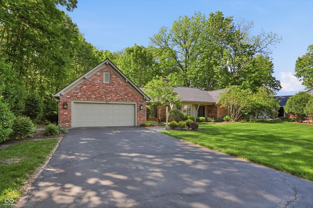 625 Eagle Creek Circle, Zionsville, IN 46077
