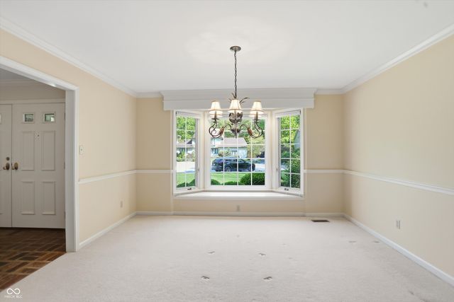 625 Eagle Creek Circle, Zionsville, IN 46077