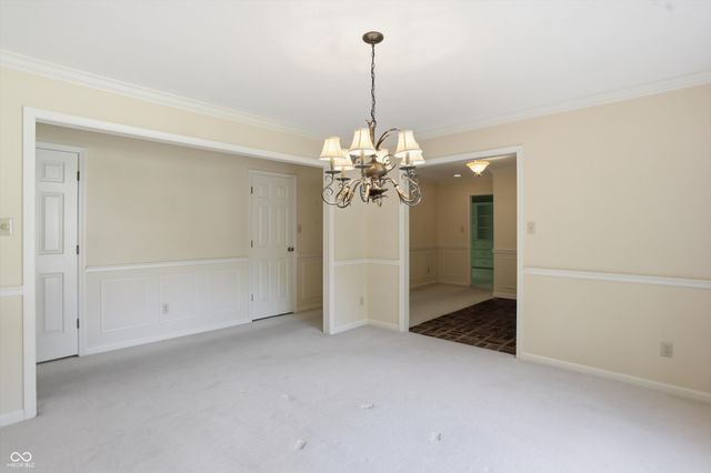 625 Eagle Creek Circle, Zionsville, IN 46077