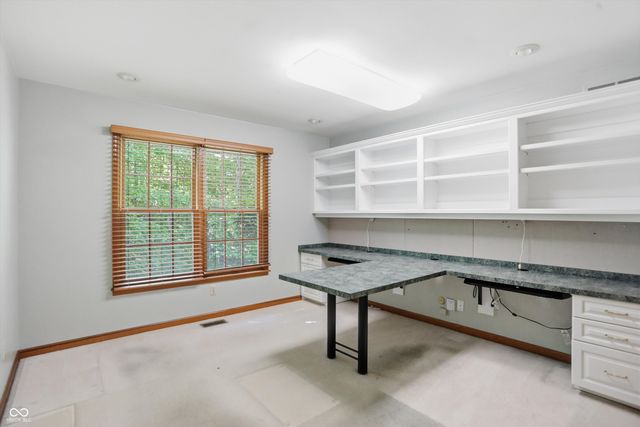 625 Eagle Creek Circle, Zionsville, IN 46077