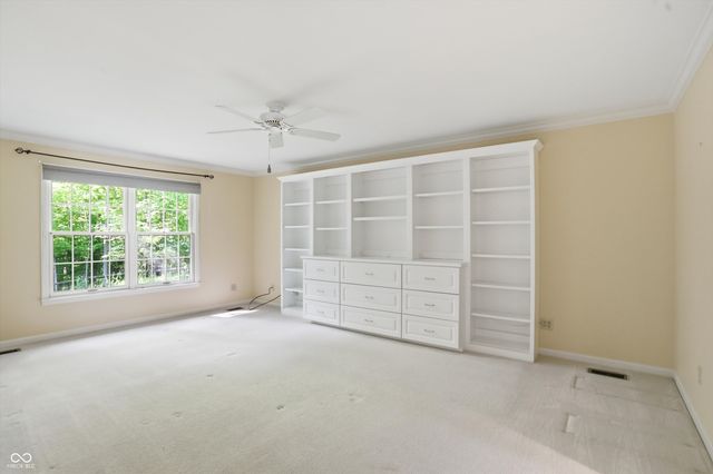 625 Eagle Creek Circle, Zionsville, IN 46077