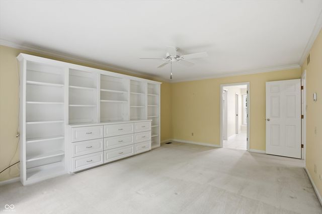 625 Eagle Creek Circle, Zionsville, IN 46077