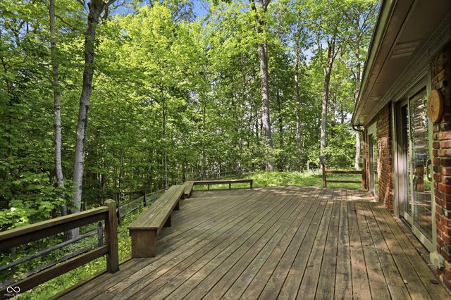 625 Eagle Creek Circle, Zionsville, IN 46077