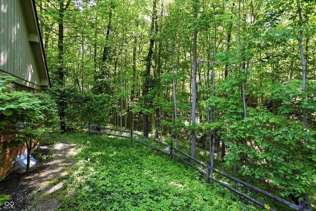625 Eagle Creek Circle, Zionsville, IN 46077