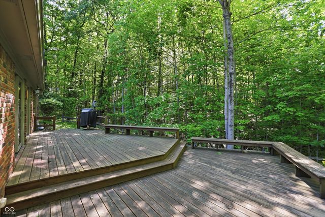 625 Eagle Creek Circle, Zionsville, IN 46077
