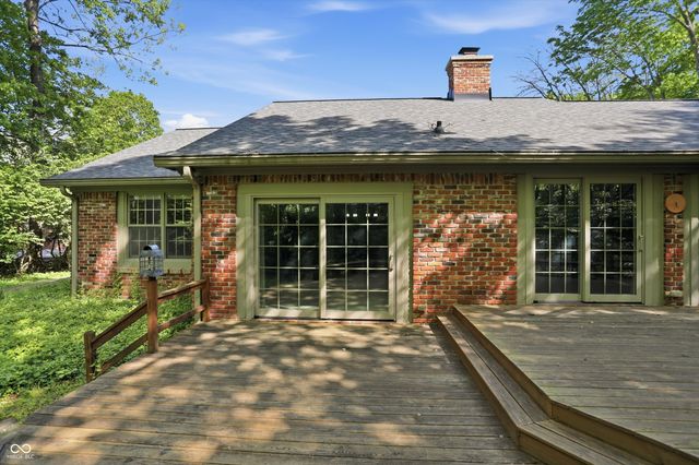 625 Eagle Creek Circle, Zionsville, IN 46077