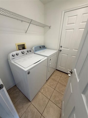 2 UPLAND PLACE, Palm Coast, FL 32164