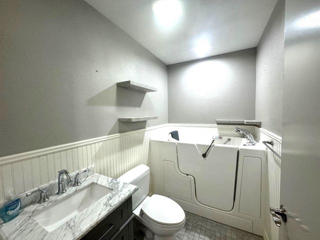 18400 River Timber DR, Del Valle, TX 78617