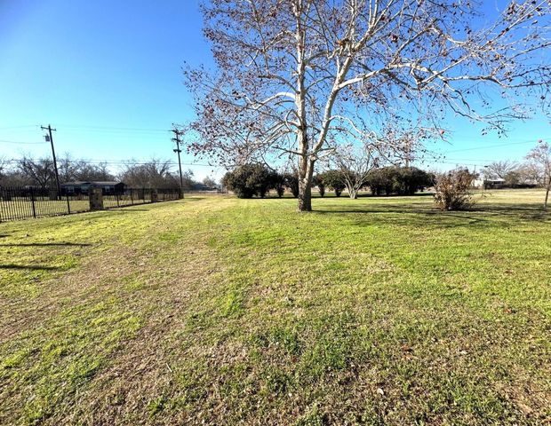 18400 River Timber DR, Del Valle, TX 78617