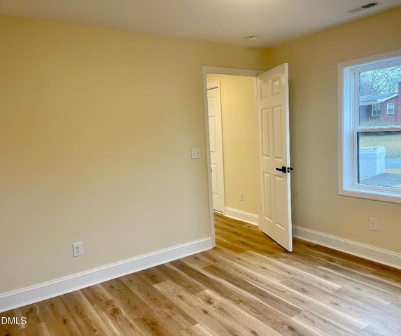 525 Lee Street, Burlington, NC 27217