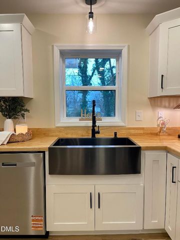 525 Lee Street, Burlington, NC 27217