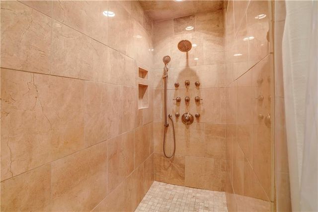 5430 Oakley Avenue, Kansas City, MO 64130