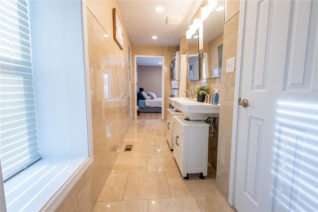 5430 Oakley Avenue, Kansas City, MO 64130