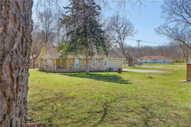 5430 Oakley Avenue, Kansas City, MO 64130