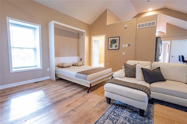 5430 Oakley Avenue, Kansas City, MO 64130