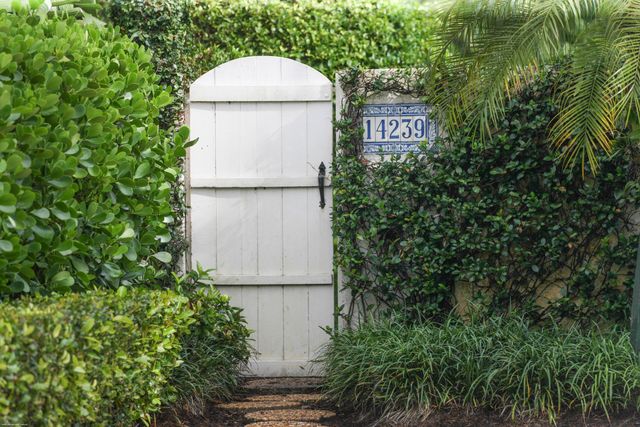 14239 Calypso Lane, Wellington, FL 33414