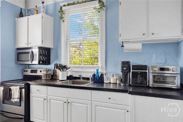 319 W 33rd Street, Savannah, GA 31401