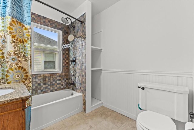 924 Hayes AVENUE, Racine, WI 53405