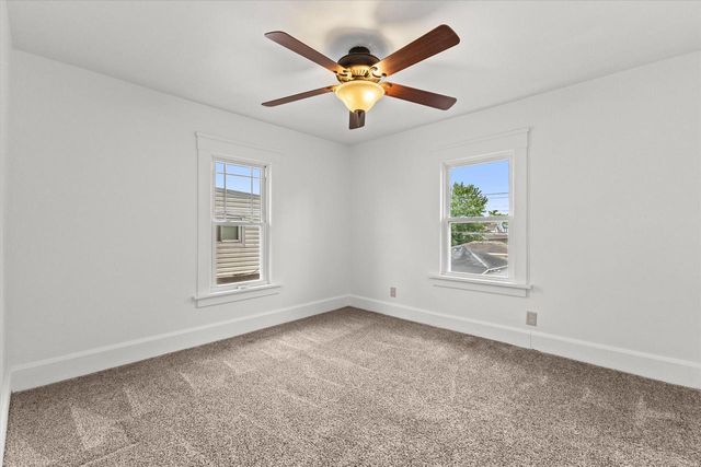 924 Hayes AVENUE, Racine, WI 53405