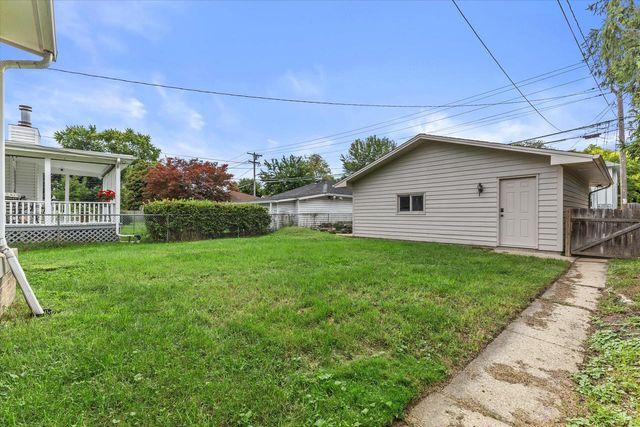 924 Hayes AVENUE, Racine, WI 53405