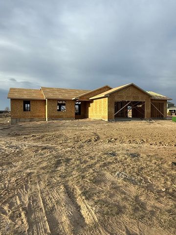 2094 W Woodstock Pl, Pueblo West, CO 81007