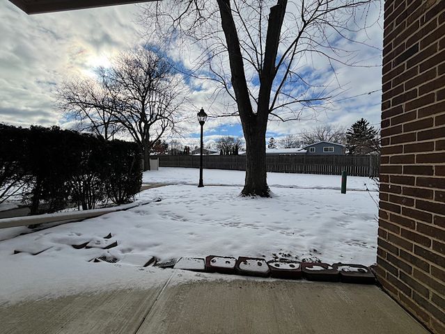 2426 N Kennicott Drive 1C, Arlington Heights, IL 60004