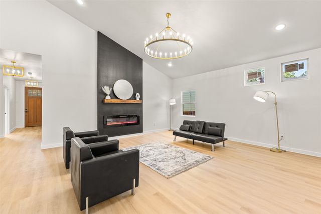 707 Hilltop Drive, Irving, TX 75060