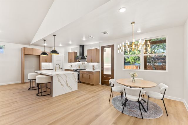 707 Hilltop Drive, Irving, TX 75060