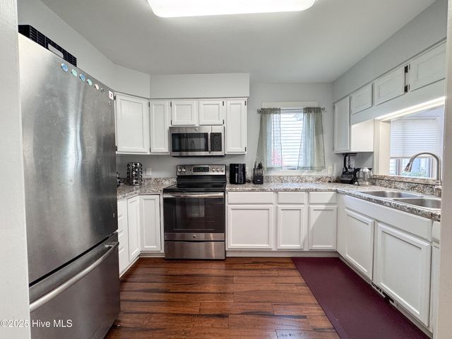 310 Wimbledon Court, Wilmington, NC 28412