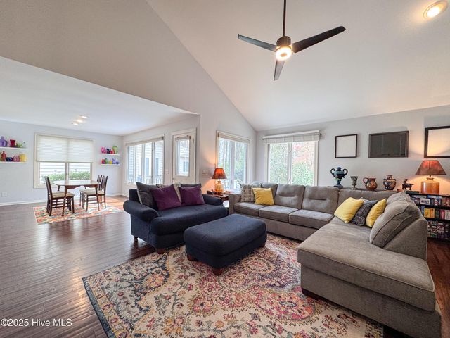 310 Wimbledon Court, Wilmington, NC 28412
