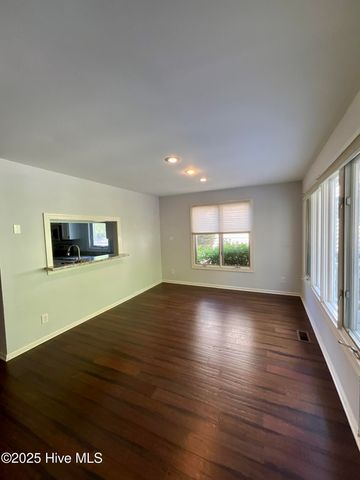 310 Wimbledon Court, Wilmington, NC 28412