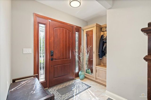 1052 Margret Street, Des Plaines, IL 60016