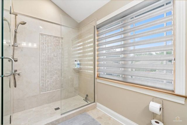 1052 Margret Street, Des Plaines, IL 60016