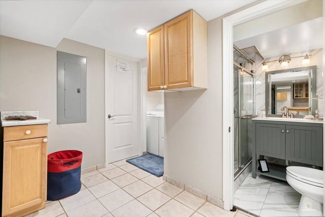 1052 Margret Street, Des Plaines, IL 60016