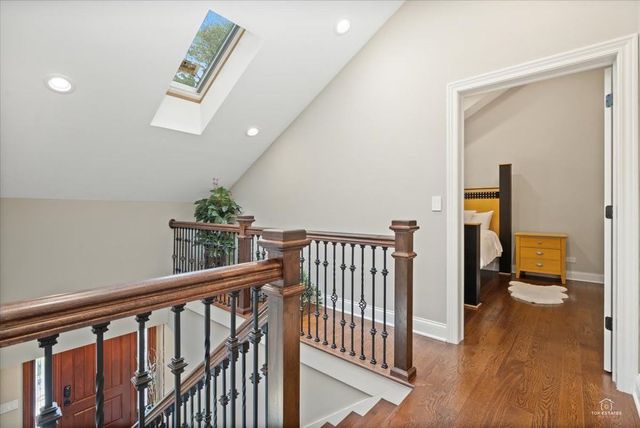 1052 Margret Street, Des Plaines, IL 60016